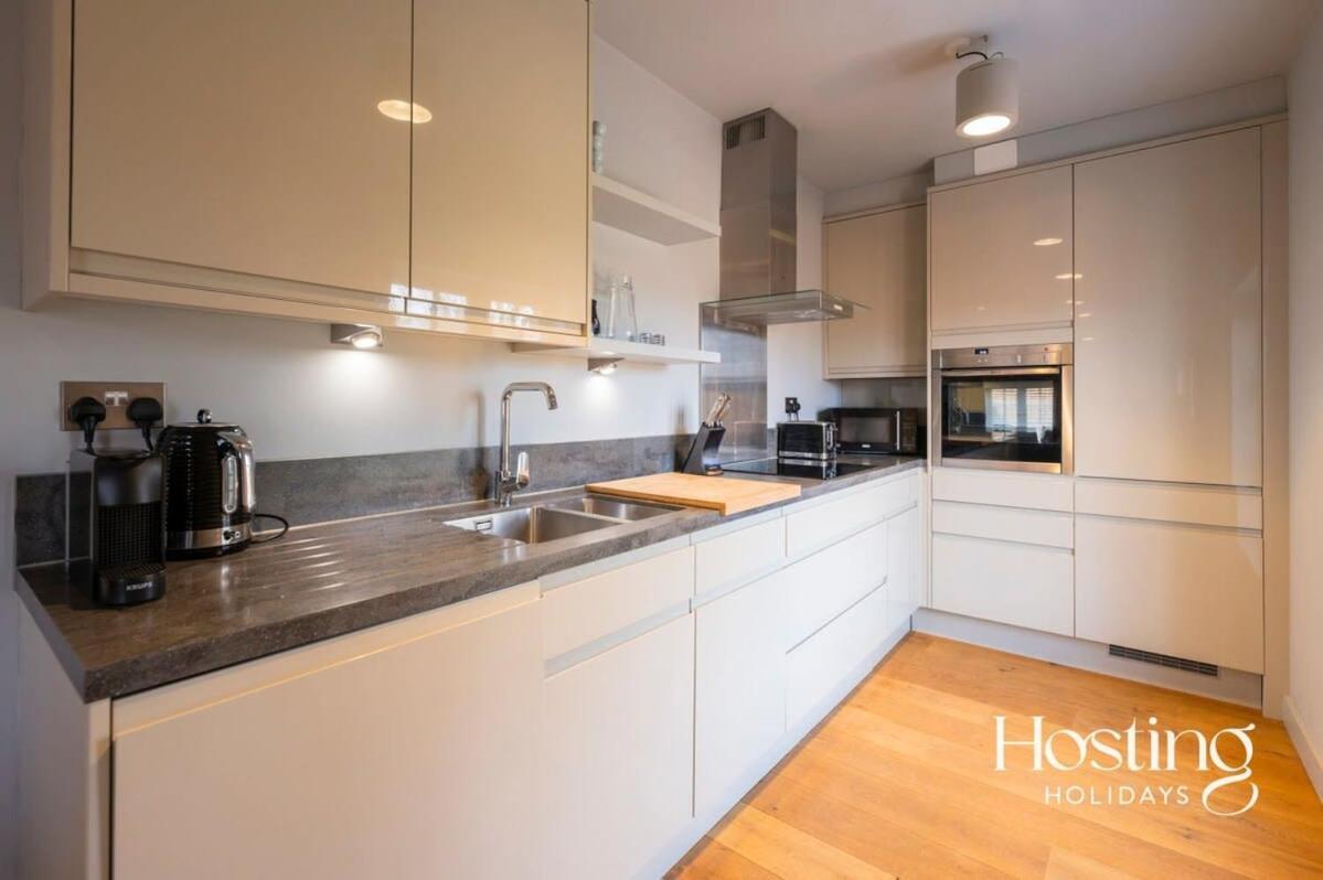 Stylish Luxury Apartment In The Centre Of Henley Exteriör bild
