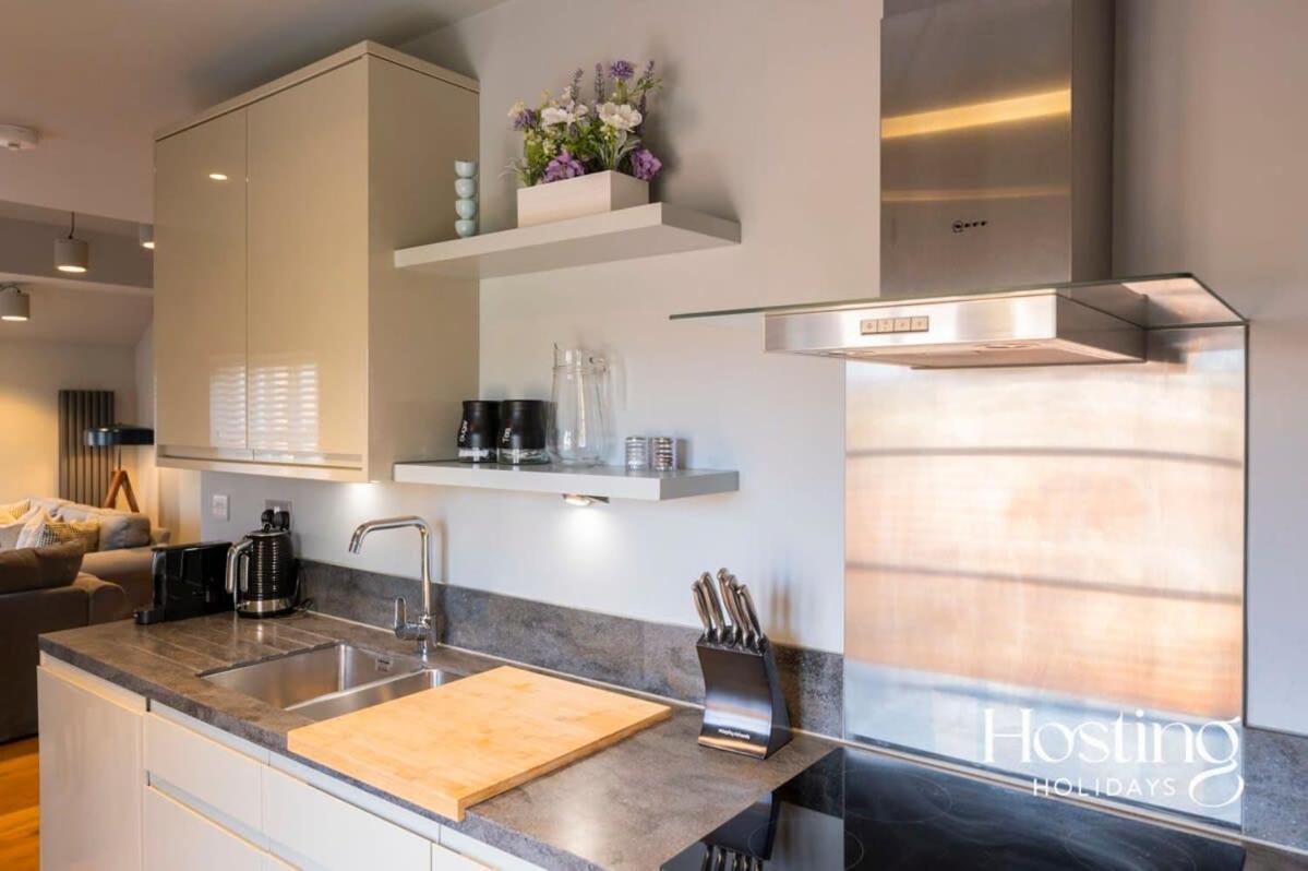 Stylish Luxury Apartment In The Centre Of Henley Exteriör bild